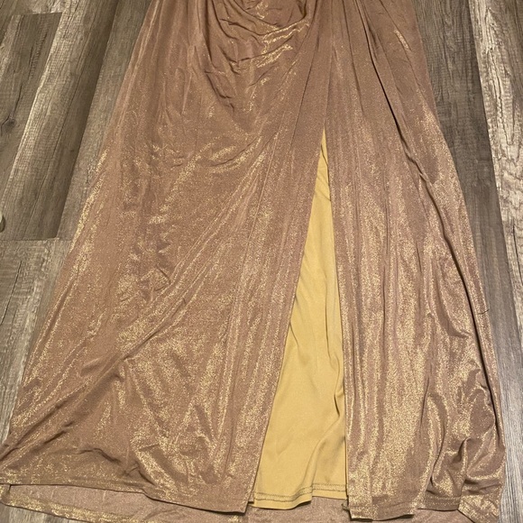 Glamorous Gold Long Sleeve Dress - Picture 9 of 11
